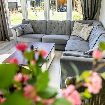 皮滕4-Pers. Chalet Met Eigen Parkeerplaats In Veluwe别墅 外观 照片
