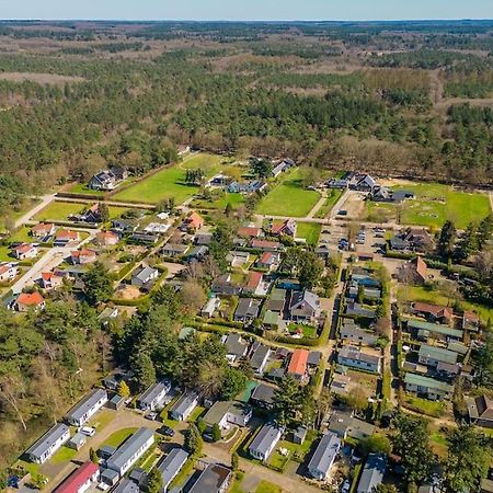 皮滕4-Pers. Chalet Met Eigen Parkeerplaats In Veluwe别墅 外观 照片