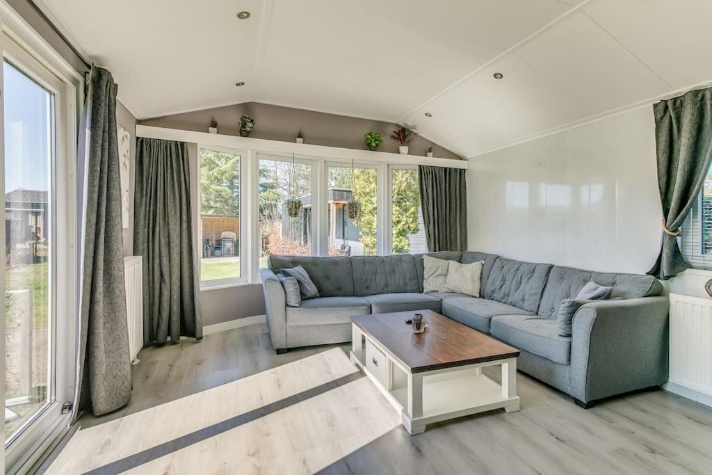 皮滕4-Pers. Chalet Met Eigen Parkeerplaats In Veluwe别墅 外观 照片