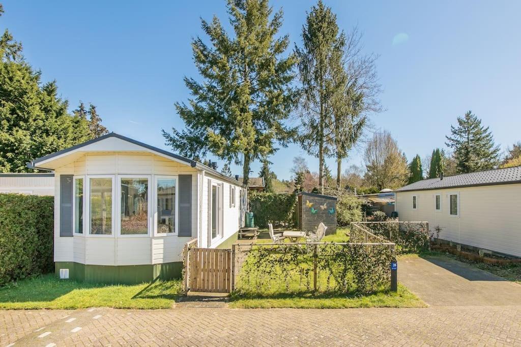皮滕4-Pers. Chalet Met Eigen Parkeerplaats In Veluwe别墅 外观 照片