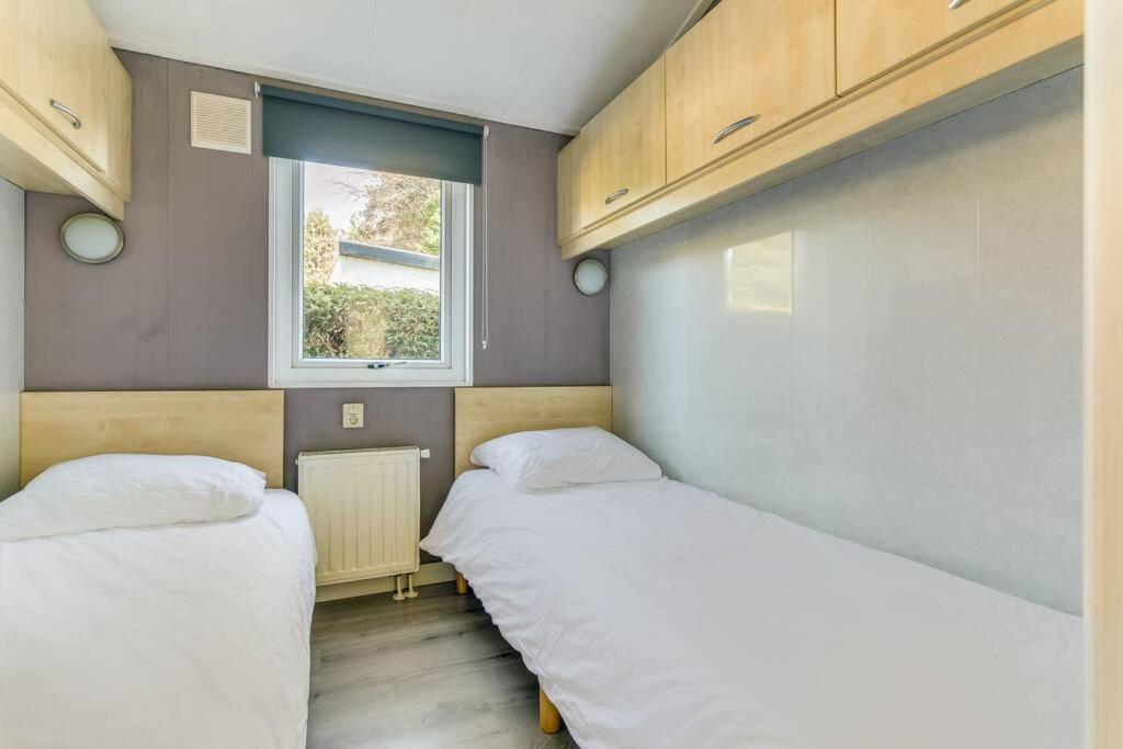 皮滕4-Pers. Chalet Met Eigen Parkeerplaats In Veluwe别墅 外观 照片